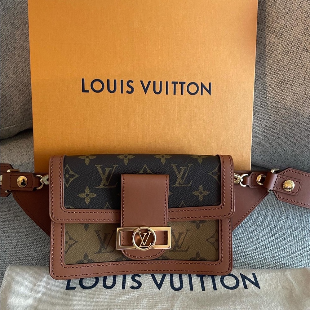 🔥LOUIS VUITTON🔥/Monogram  Canvas Dauphine Bumbag Bag/Gently Used/Box included - Picture 10 of 16